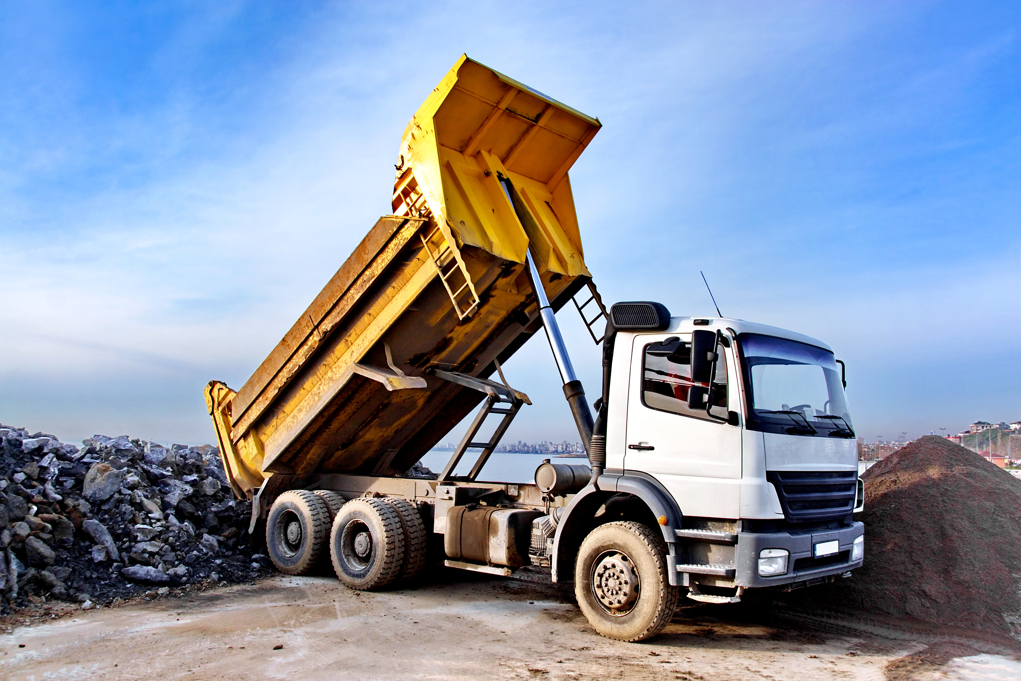 heavy duty dump truck